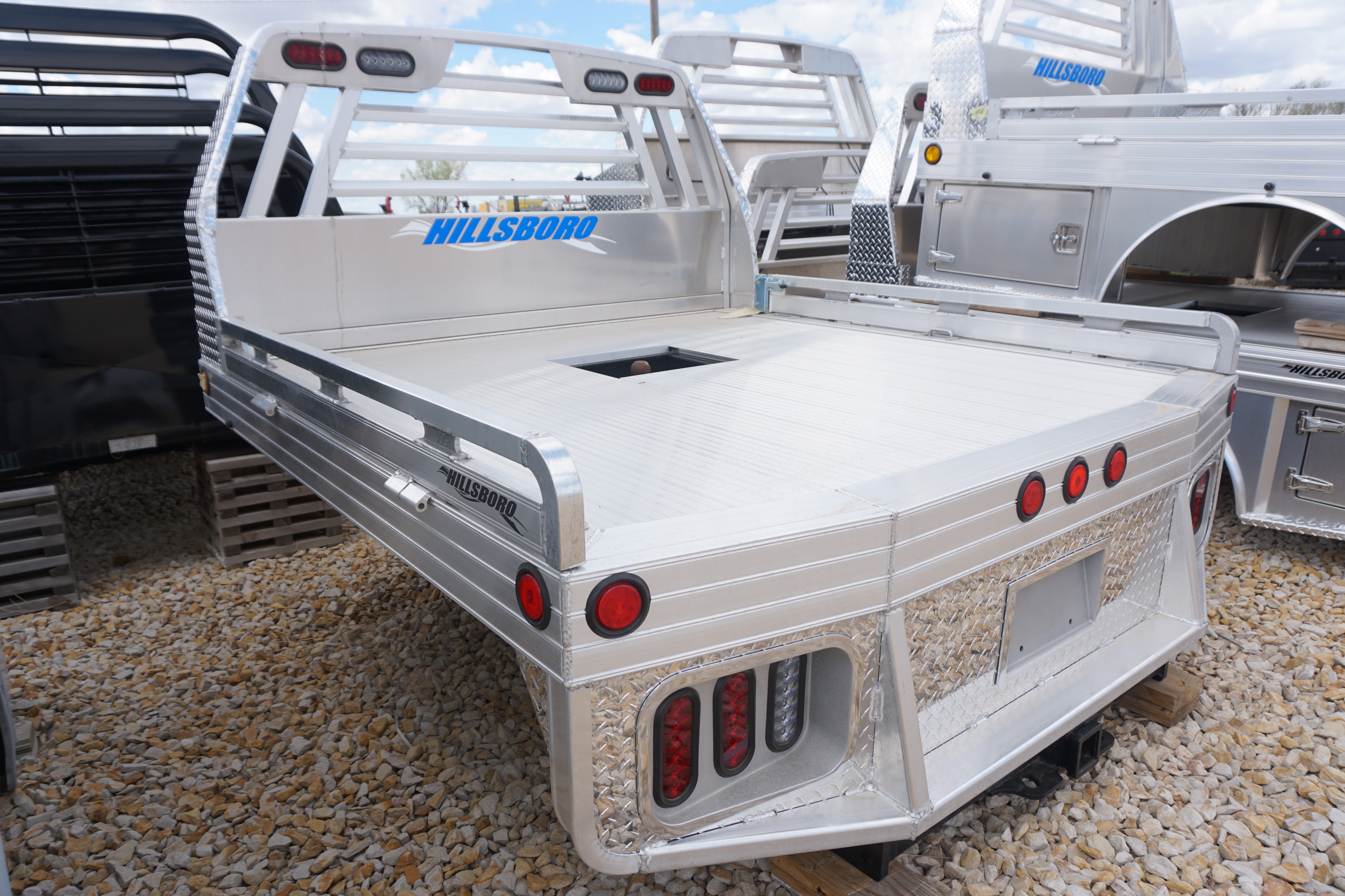 Hillsboro 3000 Aluminum Series Flatbed Dickinson Truck Equipment hillsboro-3000-aluminum-series-flatbed-dickinson-truck-equipment