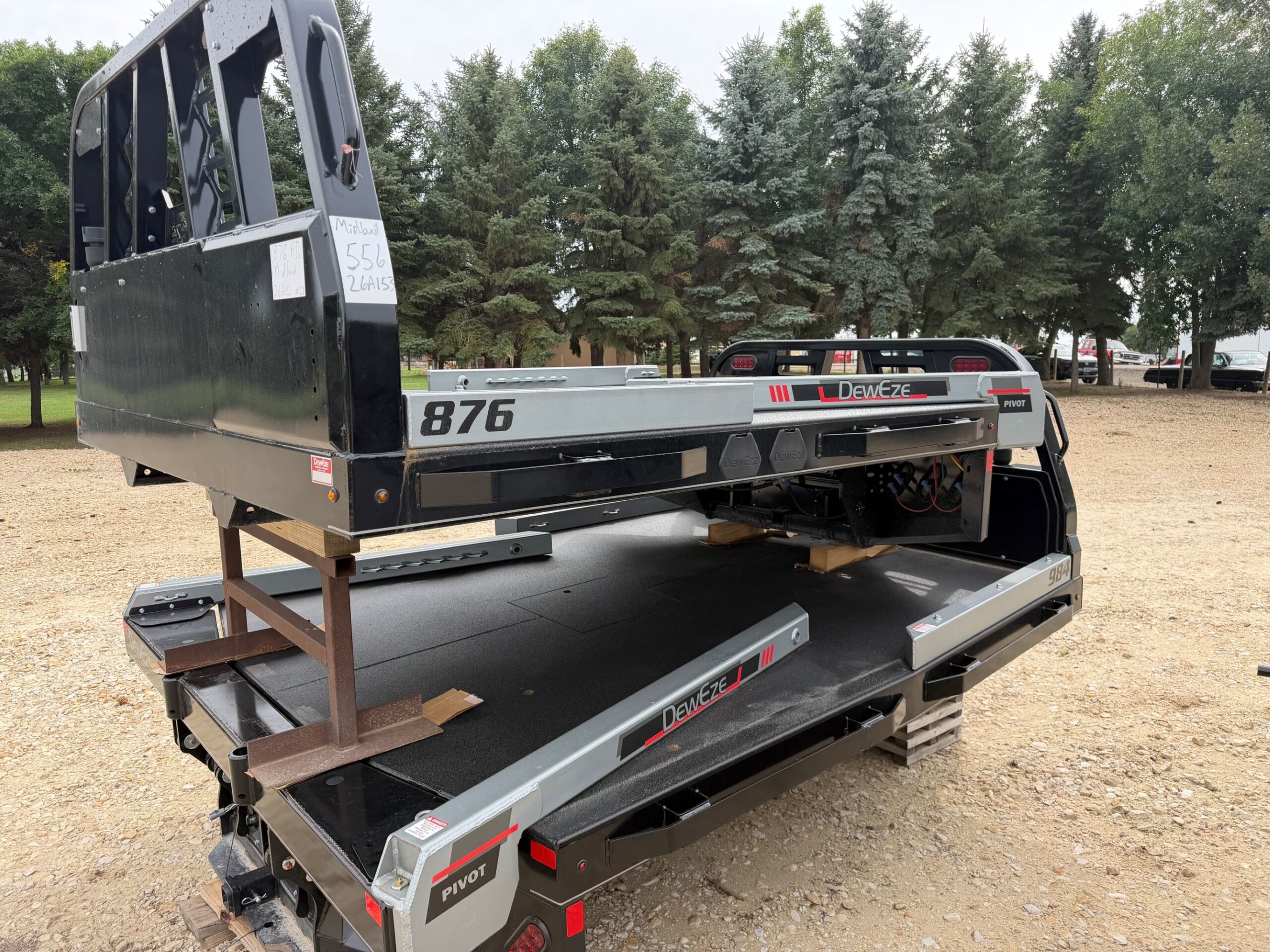 876P Pivot Squeeze Deweze Bale Bed