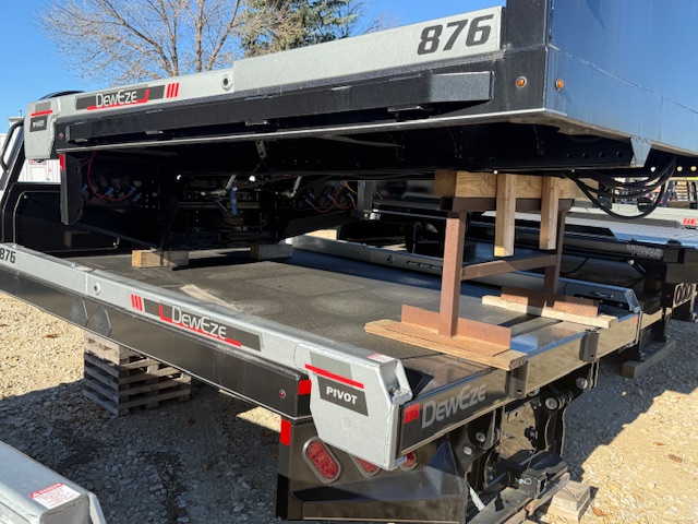 876P Pivot Squeeze Deweze Bale Bed (no rub rails)